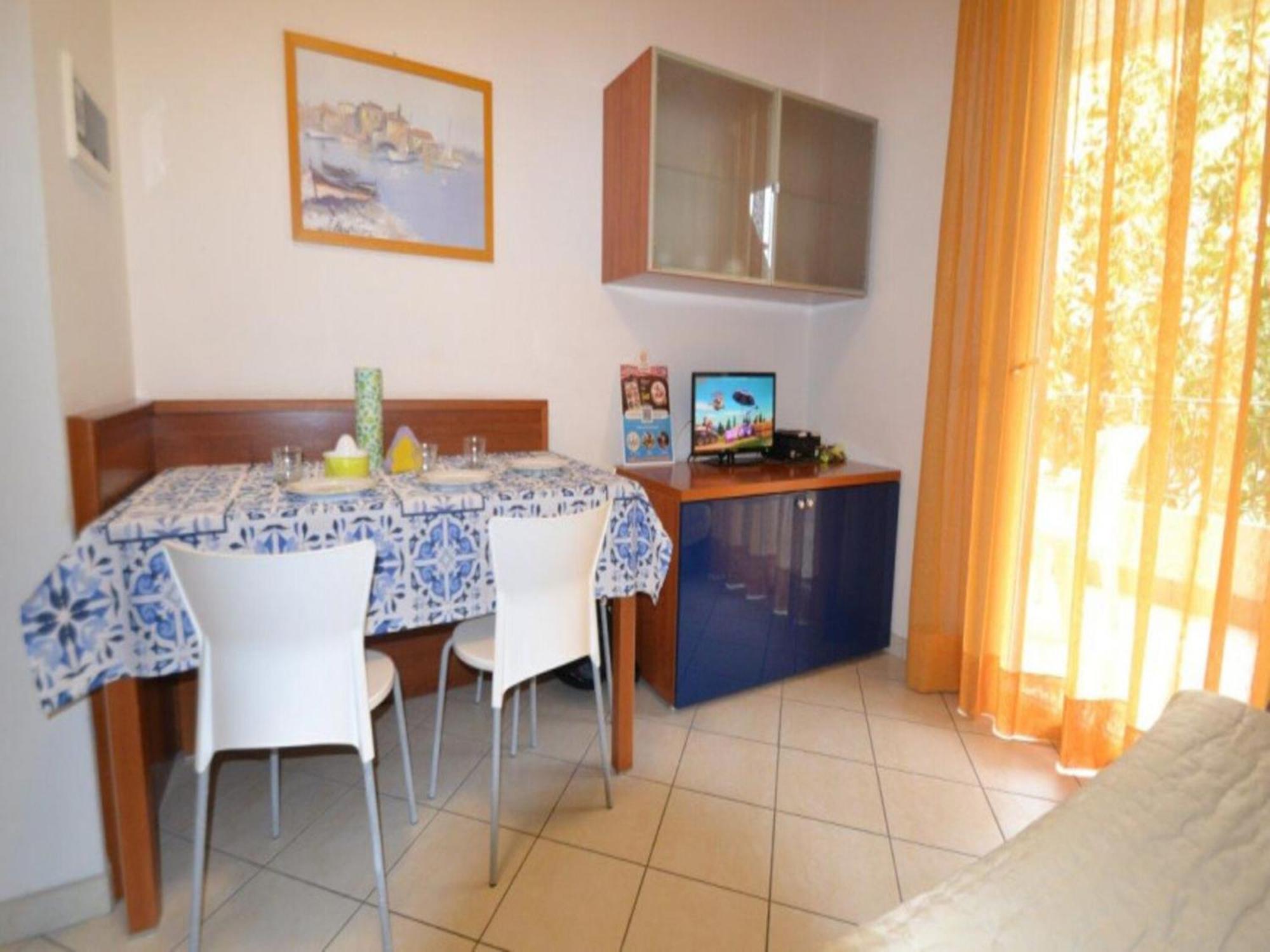 Luminous Flat With Shared Garden Next To The Sea Apartment